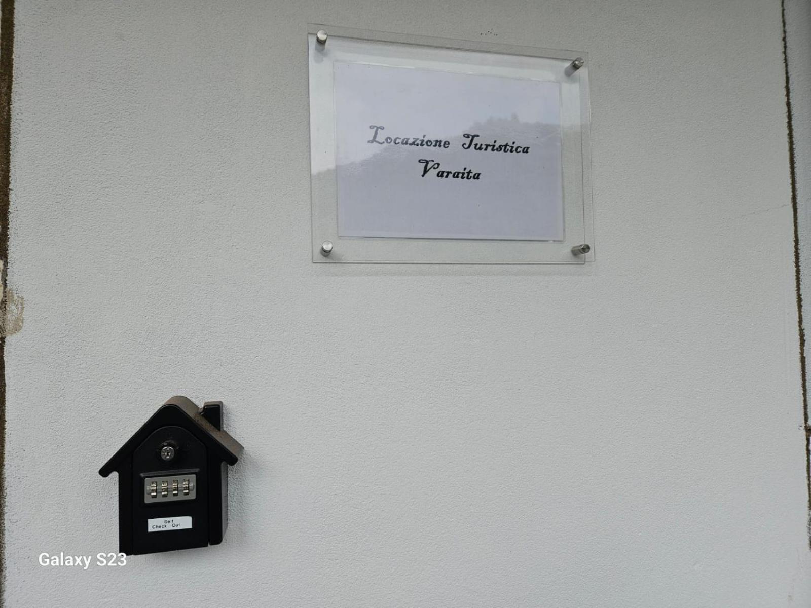 Locazione Turistica Varaita-Brossasco エクステリア 写真